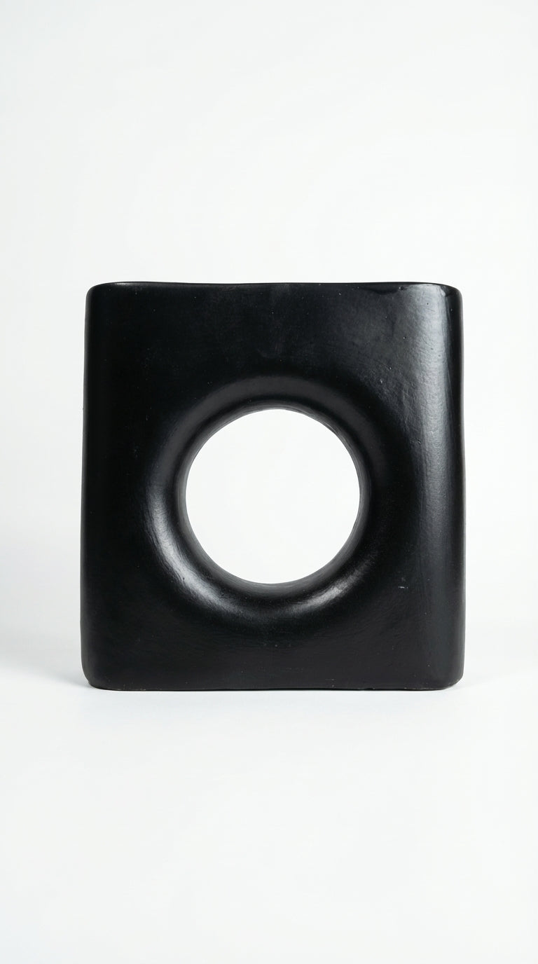 Noir Halo Vase